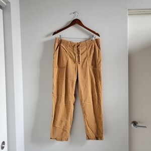 Orvis Explorer Khaki Camel Colored Ankle Pants Womens Size L/XL